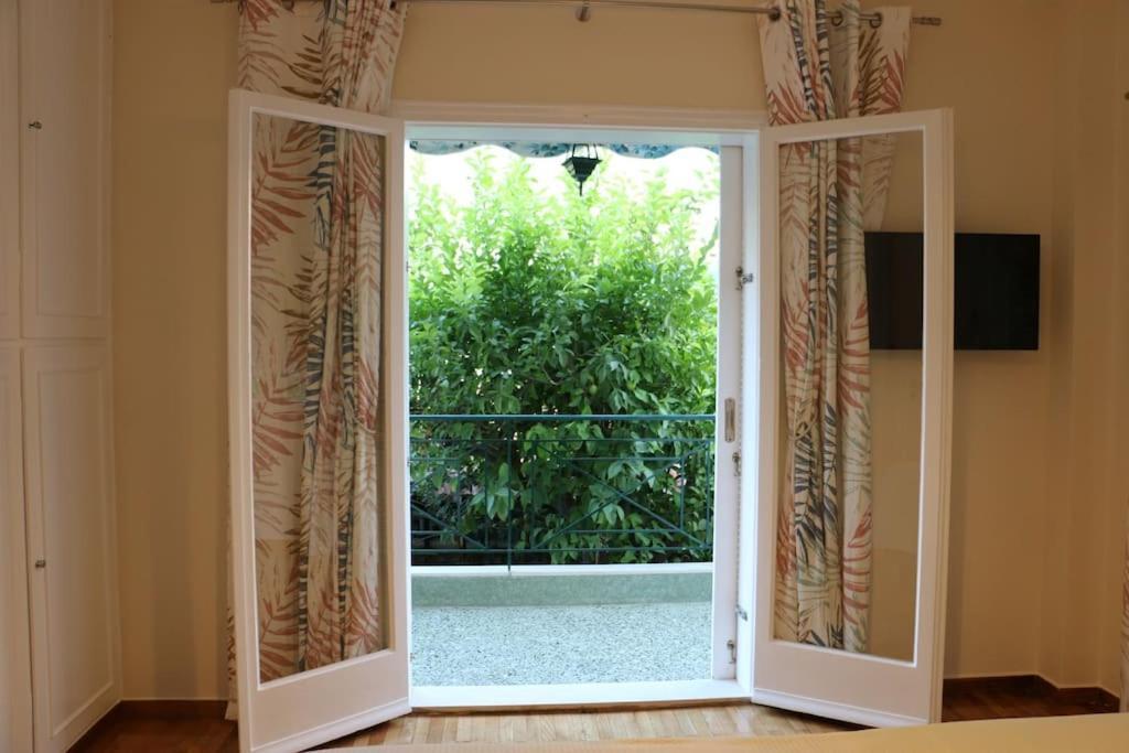 Glyfada Path Of Poets Apartment Athens Ngoại thất bức ảnh