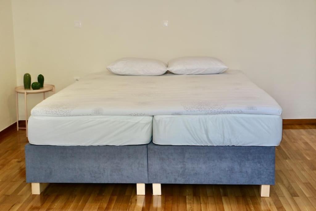 Glyfada Path Of Poets Apartment Athens Ngoại thất bức ảnh